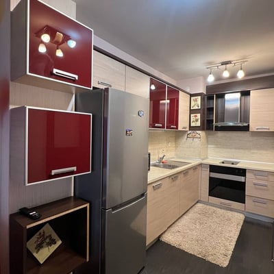 Location d’un appartement élégant de 3 pièces, 95 m², centre-ville, Varna, Bulgarie